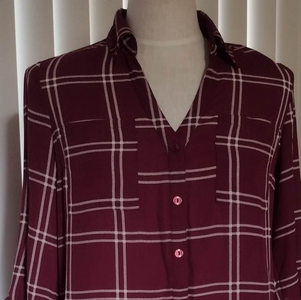 Fortune + Ivy sz S lightweight long sleeve blouse in burgundy with white stripes